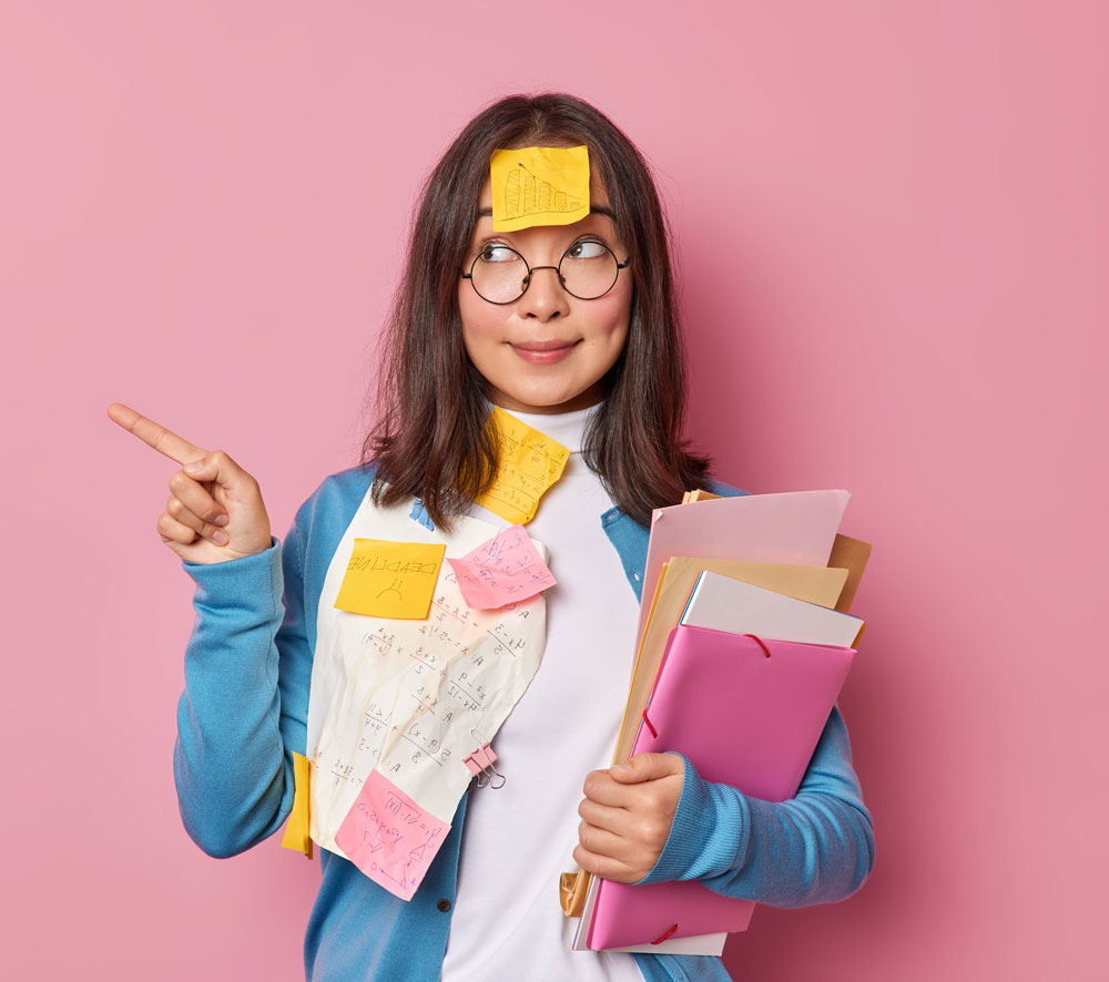 https://www.fatmacetinkaya.com.tr/wp-content/uploads/2022/03/brunette-asian-woman-manager-examines-paper-documents-points-away-blank-space-works-startup-project.jpg